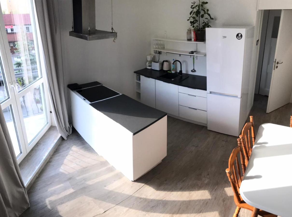 Bemowo Pokoje Apartamento Varsovia Exterior foto